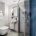 Designer Urban Retreat, Near Old Town, Wifi 100mbs, Smart Tv