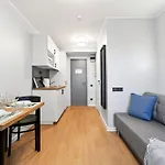 アパート Designer Urban Retreat, Near Old Town, Wifi 100mbs, Smart Tv