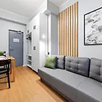 Lägenhet Designer Urban Retreat, Near Old Town, Wifi 100mbs, Smart Tv *