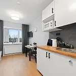 Designer Urban Retreat, Near Old Town, Wifi 100mbs, Smart Tv Lägenhet Tallinn