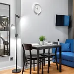 Designer Urban Retreat, Near Old Town, Wifi 100mbs, Smart Tv Lägenhet *