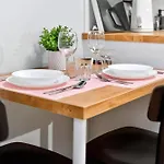 Designer Urban Retreat, Near Old Town, Wifi 100mbs, Smart Tv タリン