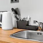 Designer Urban Retreat, Near Old Town, Wifi 100mbs, Smart Tv アパート *