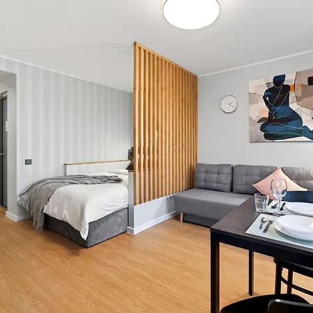 Designer Urban Retreat, Near Old Town, Wifi 100mbs, Smart Tv Apartman *