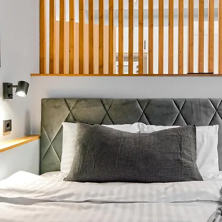 Διαμέρισμα Designer Urban Retreat, Near Old Town, Wifi 100mbs, Smart Tv *