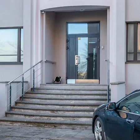 Designer Urban Retreat, Near Old Town, Wifi 100mbs, Smart Tv アパート *