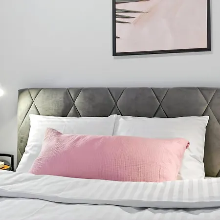 Apartman Designer Urban Retreat, Near Old Town, Wifi 100mbs, Smart Tv