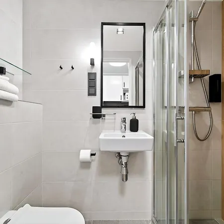 Designer Urban Retreat, Near Old Town, Wifi 100mbs, Smart Tv Apartman Tallinn
