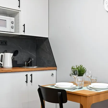 Designer Urban Retreat, Near Old Town, Wifi 100mbs, Smart Tv *