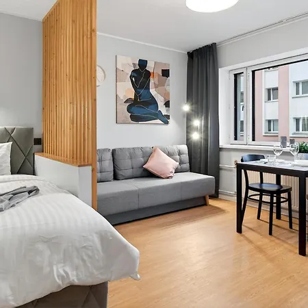 Designer Urban Retreat, Near Old Town, Wifi 100mbs, Smart Tv