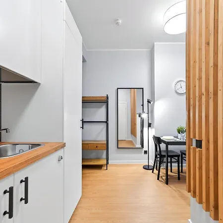 Designer Urban Retreat, Near Old Town, Wifi 100mbs, Smart Tv