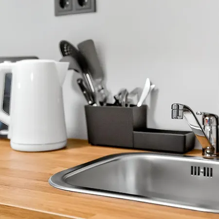 Designer Urban Retreat, Near Old Town, Wifi 100mbs, Smart Tv Apartman *