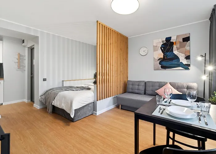 Designer Urban Retreat, Near Old Town, Wifi 100mbs, Smart Tv Διαμέρισμα *