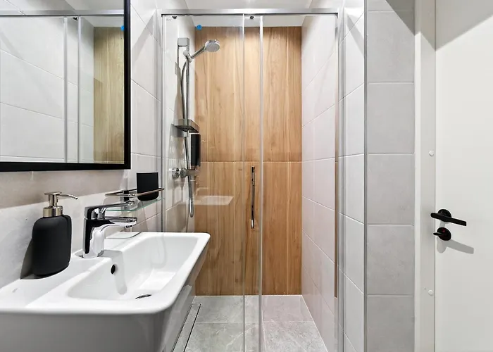 Διαμέρισμα Designer Urban Retreat, Near Old Town, Wifi 100mbs, Smart Tv *