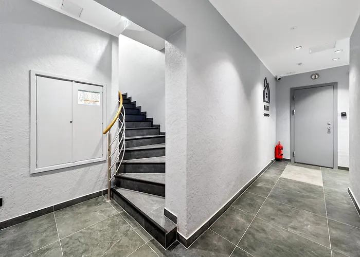 Designer Urban Retreat, Near Old Town, Wifi 100mbs, Smart Tv Lägenhet