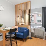 Designer Urban Retreat, Near Old Town, Wifi 100mbs, Smart Tv * Reval