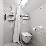 Designer Urban Retreat, Near Old Town, Wifi 100mbs, Smart Tv Appartamento *