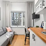 Designer Urban Retreat, Near Old Town, Wifi 100mbs, Smart Tv Appartamento Reval