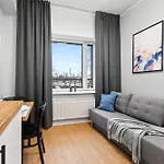 Designer Urban Retreat, Near Old Town, Wifi 100mbs, Smart Tv Reval