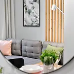 Apartman Designer Urban Retreat, Near Old Town, Wifi 100mbs, Smart Tv *