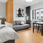 Designer Urban Retreat, Near Old Town, Wifi 100mbs, Smart Tv