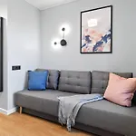 Designer Urban Retreat, Near Old Town, Wifi 100mbs, Smart Tv Apartman *