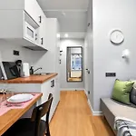 Designer Urban Retreat, Near Old Town, Wifi 100mbs, Smart Tv * Tallinn