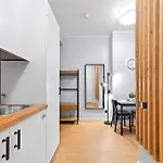 Designer Urban Retreat, Near Old Town, Wifi 100mbs, Smart Tv