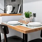 Apartman Designer Urban Retreat, Near Old Town, Wifi 100mbs, Smart Tv *