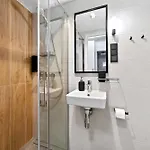 Apartman Designer Urban Retreat, Near Old Town, Wifi 100mbs, Smart Tv *